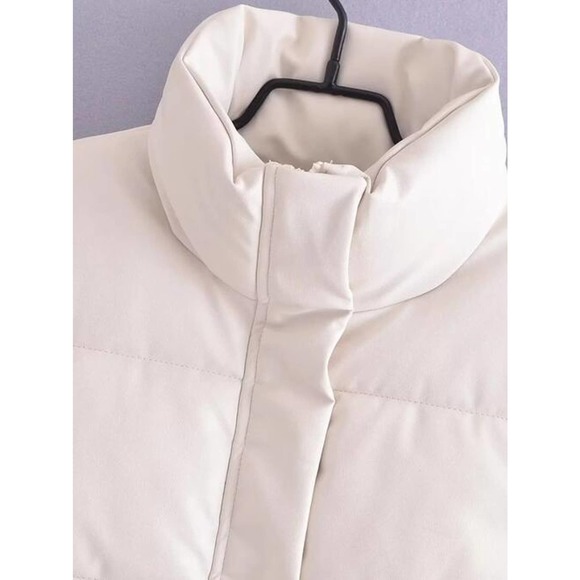 Vegan Leather Puffer Vest in White Size S 💥LAST ONE! Fast Shipping - Picture 2 of 9